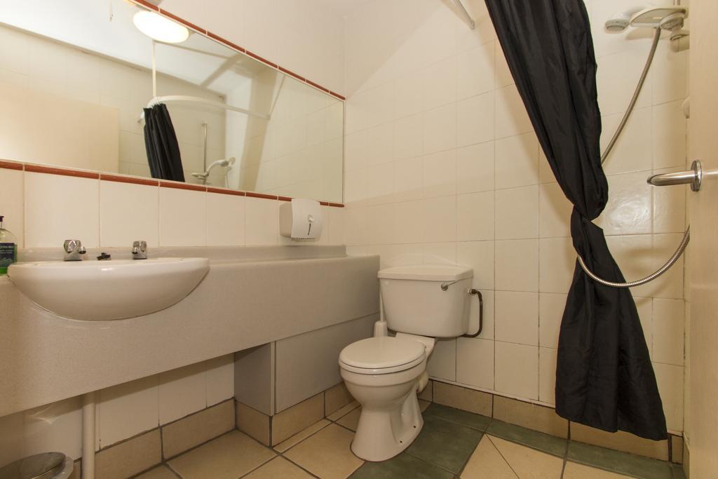 Killary Adventure Centre Hotel Leenaun Room photo